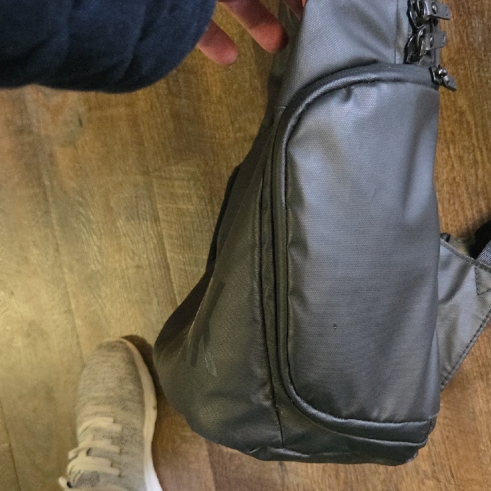 Gymshark Black Padded Everyday Backpack - Picture 2 of 9